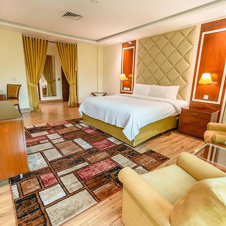 Hotel One פייסלאבאד מראה חיצוני תמונה