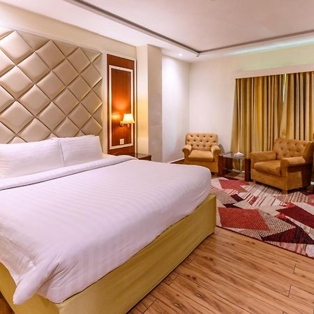 Hotel One פייסלאבאד מראה חיצוני תמונה