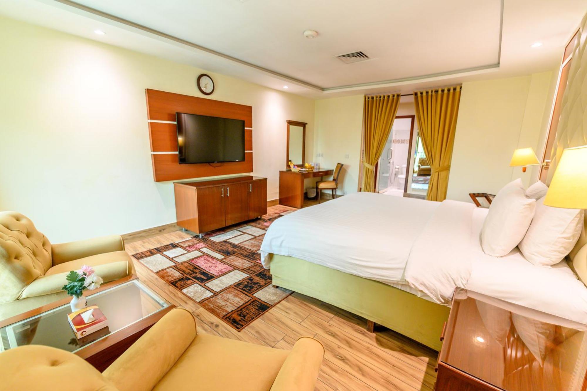 Hotel One פייסלאבאד מראה חיצוני תמונה