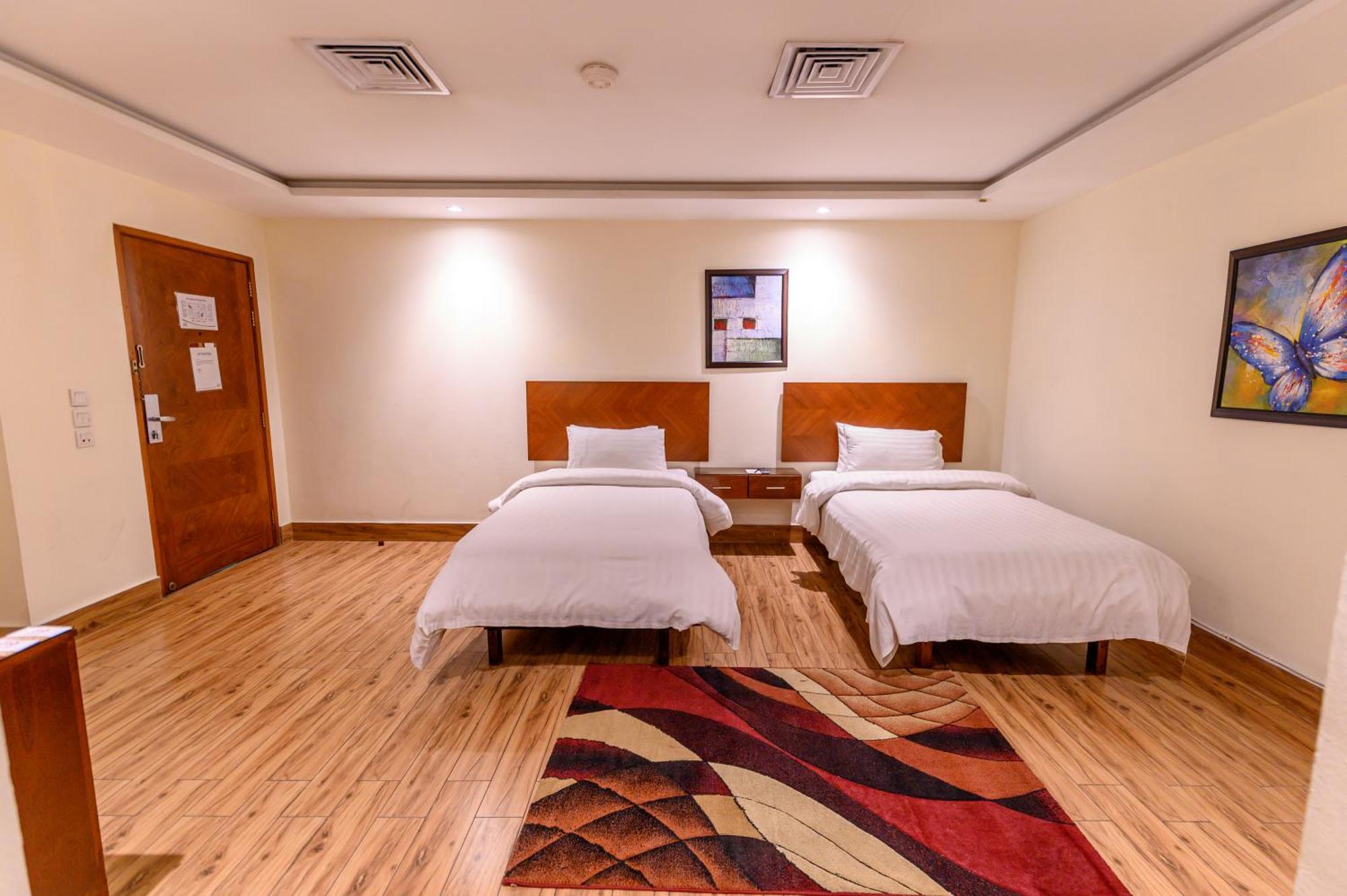 Hotel One פייסלאבאד מראה חיצוני תמונה