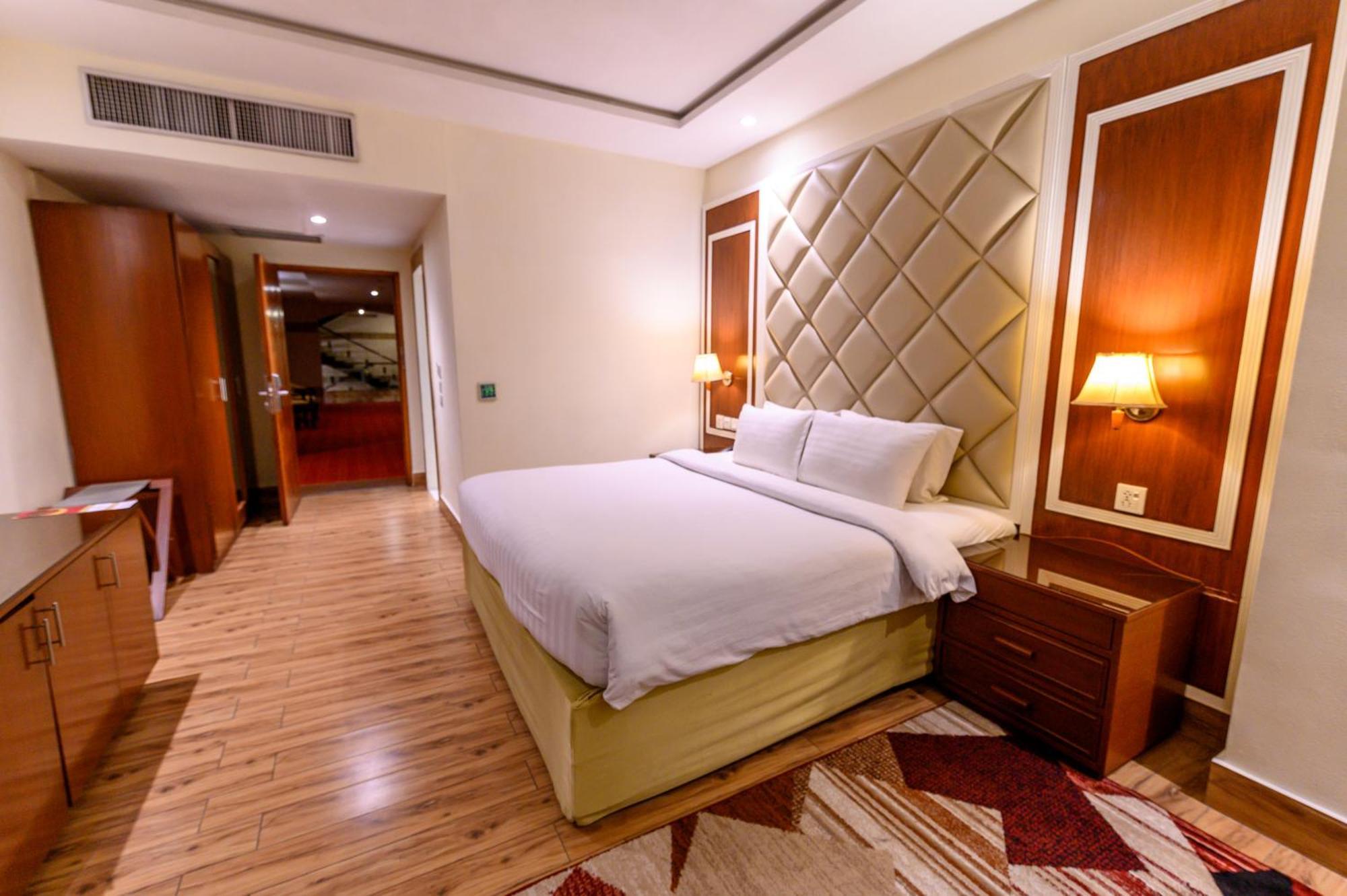 Hotel One פייסלאבאד מראה חיצוני תמונה