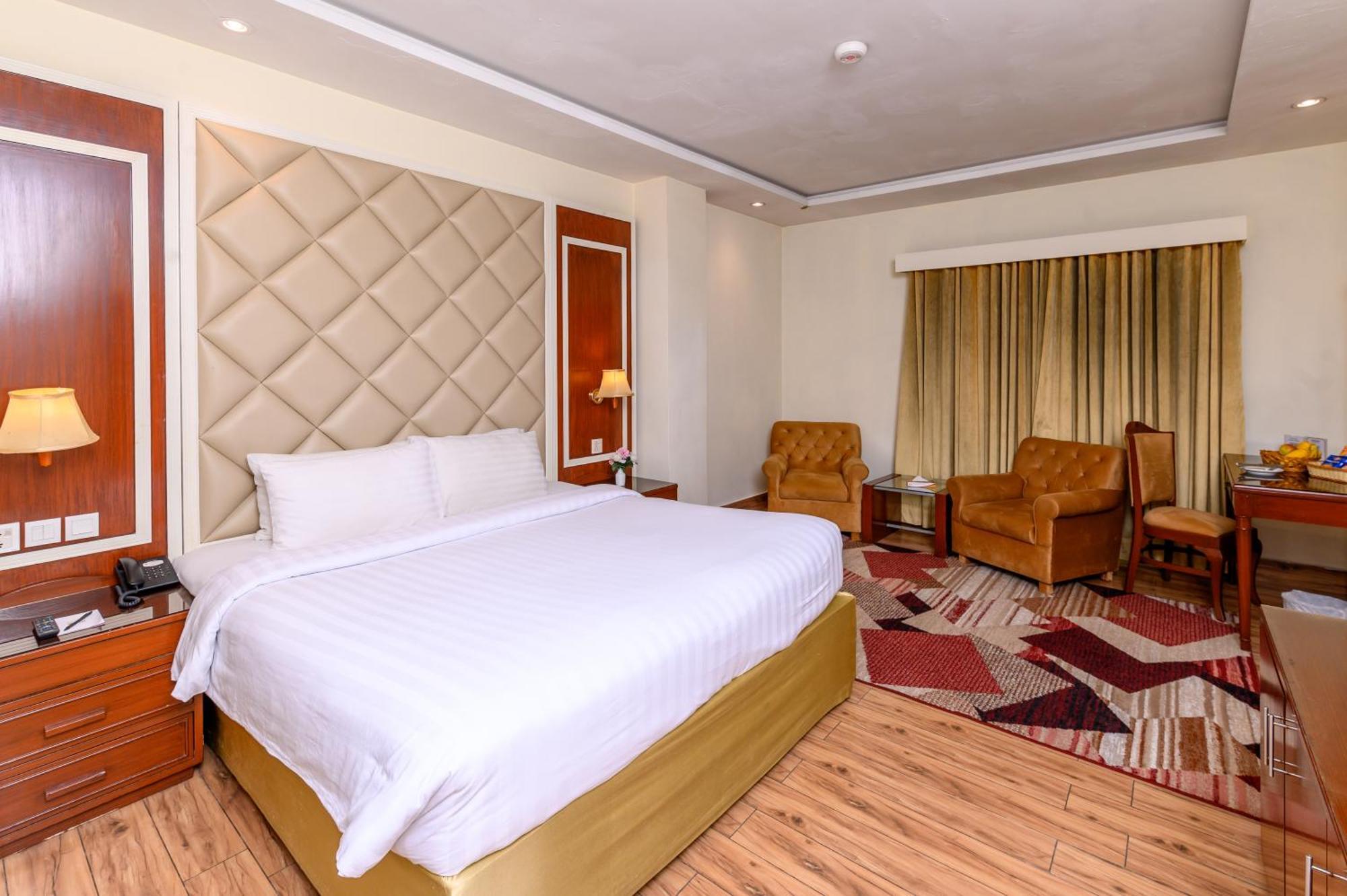 Hotel One פייסלאבאד מראה חיצוני תמונה